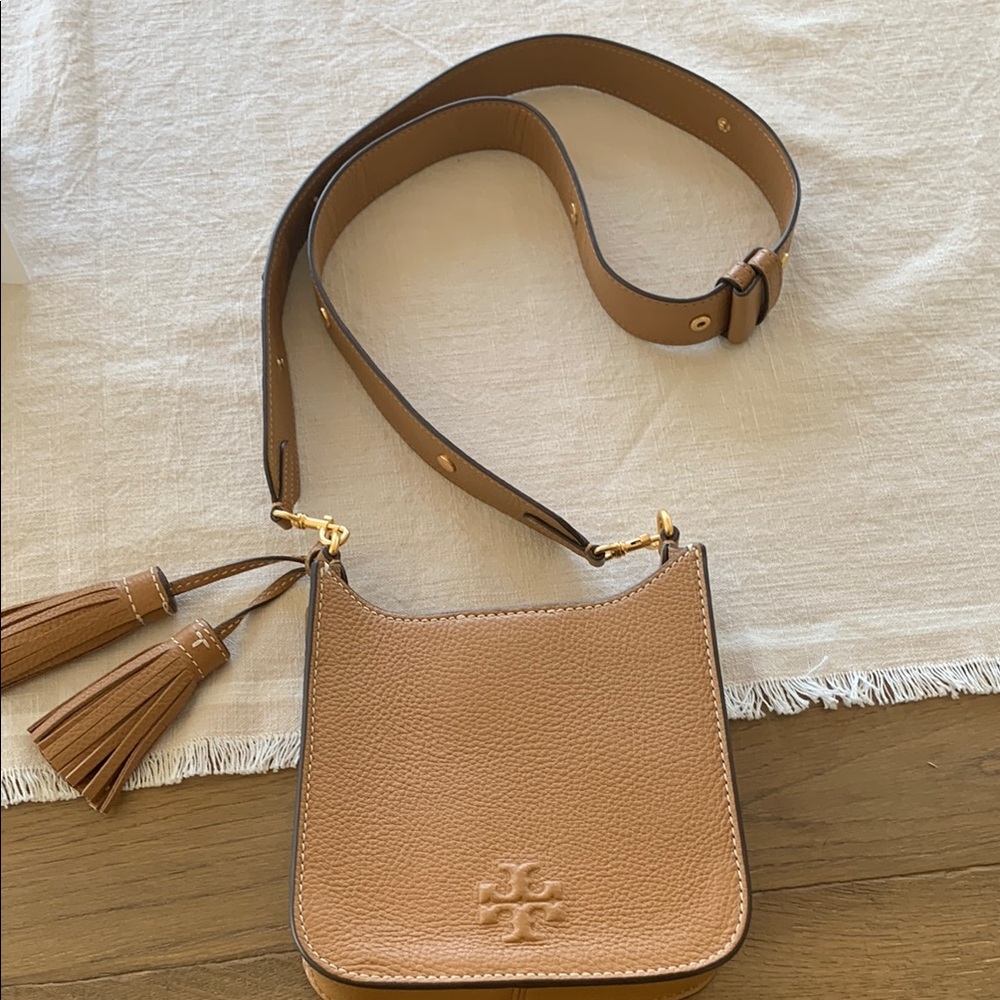 Tory Burch Tan Crossbody Bag Sleek Design